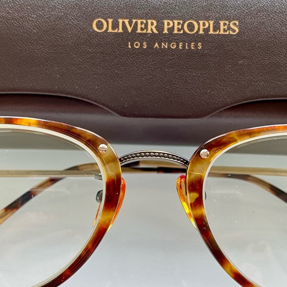 Oliver Peoples OP-9 Vintage 1980s Tortoise Eyeglasses in Mint Condition - Picture 14 of 15